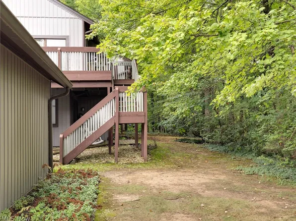 2143 Pinebrook Trl, Cuyahoga Falls, OH 44223