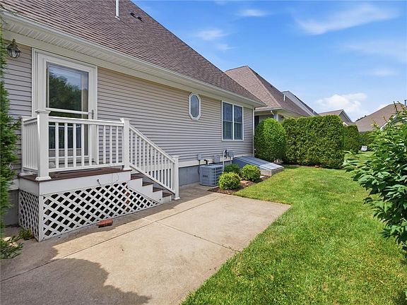 4th image of 7 Daisy Ln