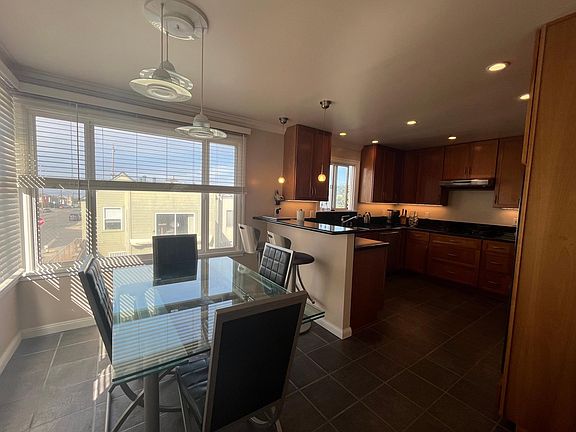 4th image of 3434 Santiago St