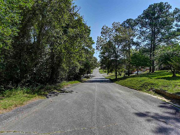 3rd image of 7821 Exeter Ln