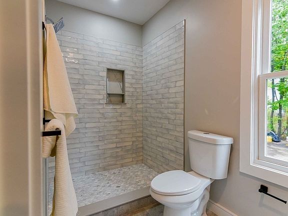5th image of 65-71 Beacon St #65