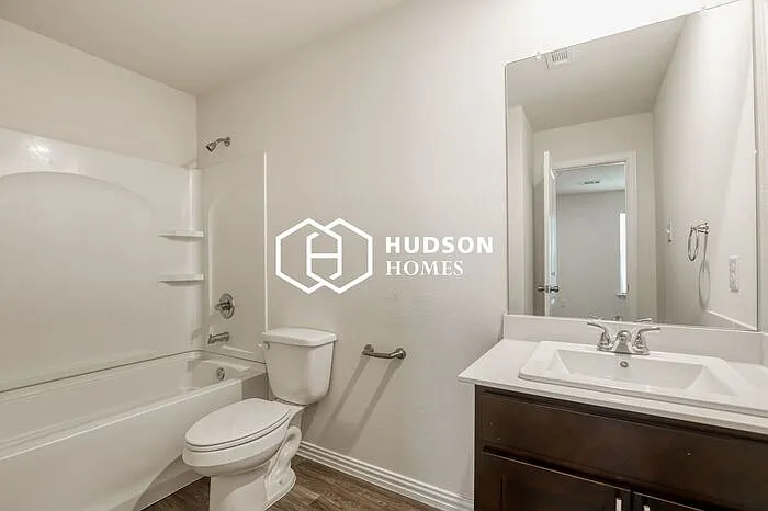 708 Henderson St — Photo 11