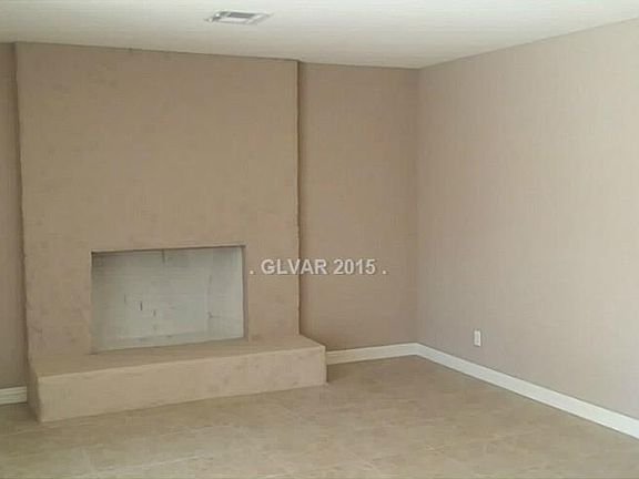 3rd image of 1816 E Oakey Blvd