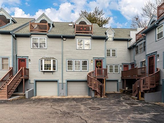 3rd image of 43 Merrymount Rd Unit 5