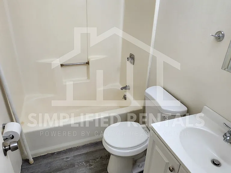 Sofield Apartments — Photo 12