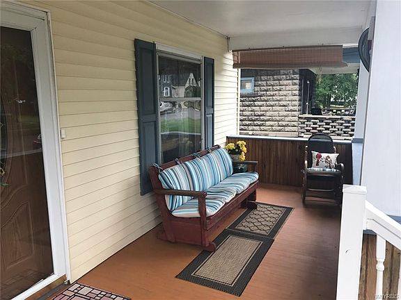 2nd image of 18 Oakwood Ave