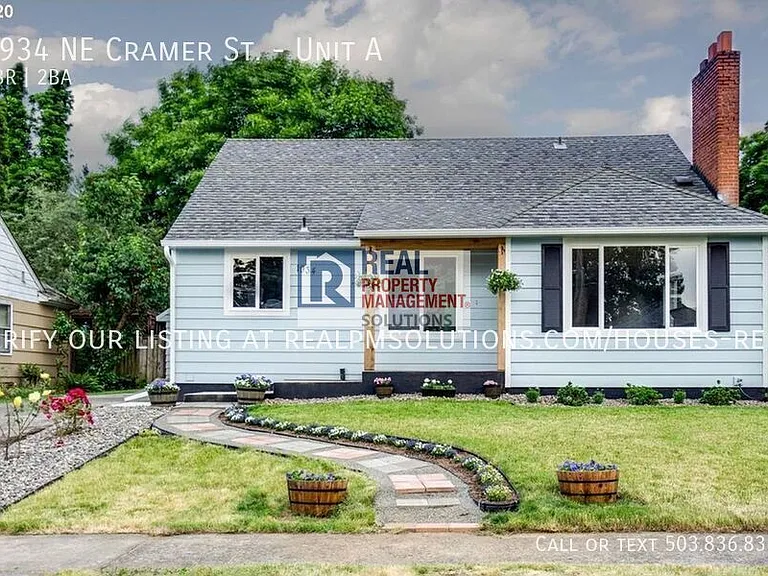 1934 NE Cramer St #A — Photo 1