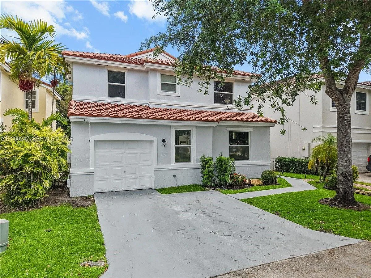 Building Photo - 15385 SW 51st St #0