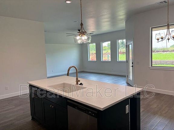 4th image of 3026 Hollow Crest Ln