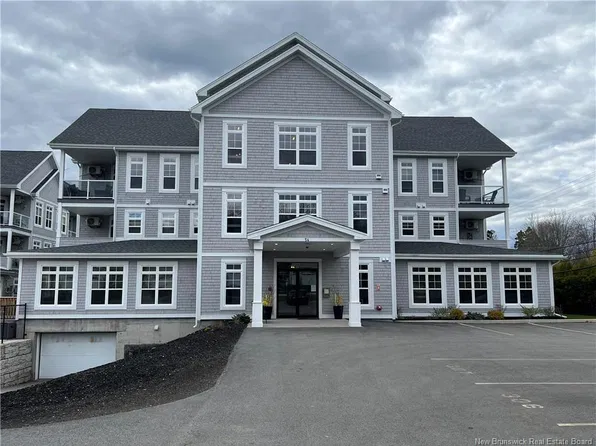 54 Hampton Rd #206, Rothesay, NB E2E 0V5