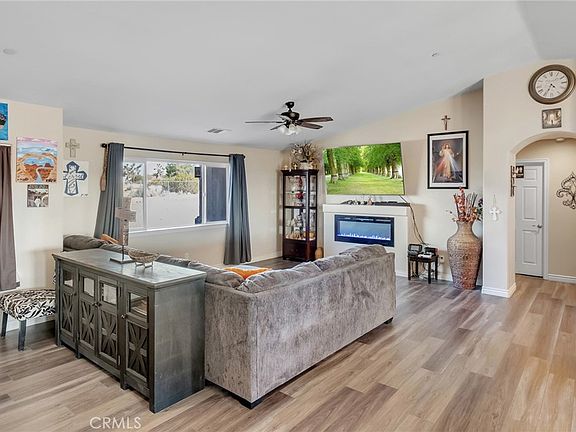 5th image of 11374 Desert View Rd