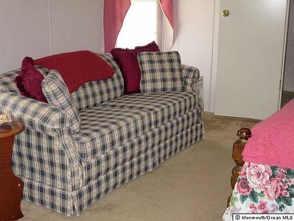 4th image of 36 Brookside Way