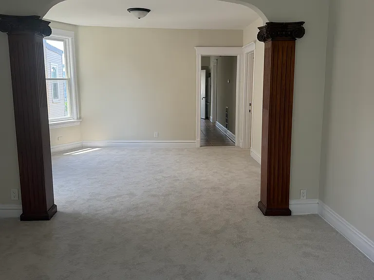 2110 N Avers Ave — Photo 9