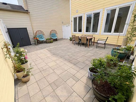 2nd image of 29 Clayson St #Basement