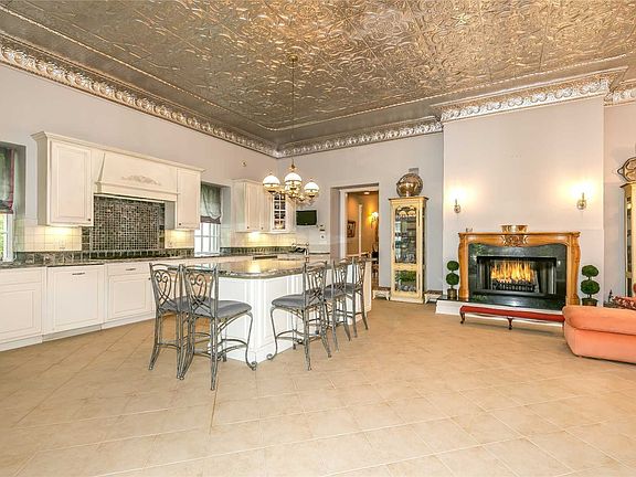 4th image of 189 Terrace Ln