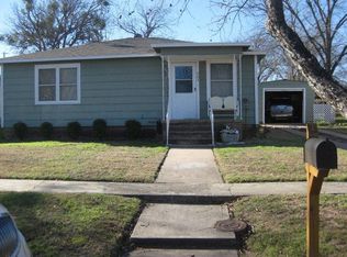 903 N 5th St, Ballinger, TX 76821