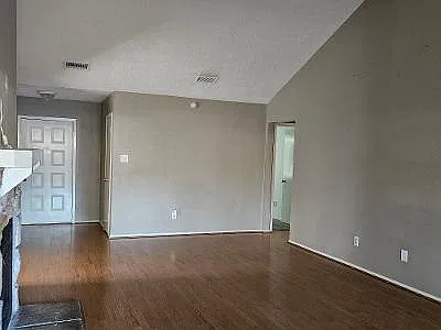 17306 Thorhill St — Photo 3