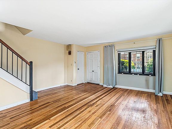 5th image of 16901 22nd Ave