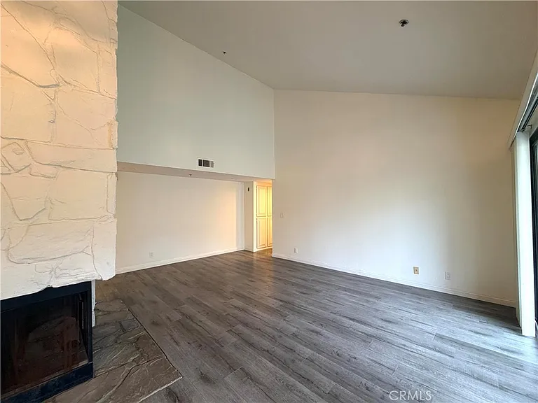 1000 E California Blvd #301 — Photo 3