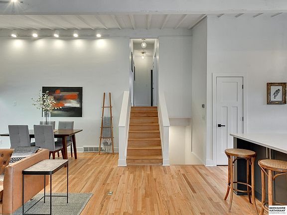 5th image of 850 Parkwood Ln