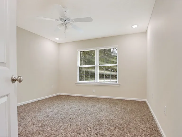128 Villa Rd — Photo 16