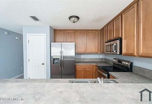 2nd image of 822 S Black Cherry Dr