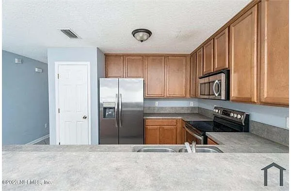 Building Photo - 822 S Black Cherry Dr