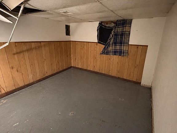 3rd image of 14717 Turlington Ave