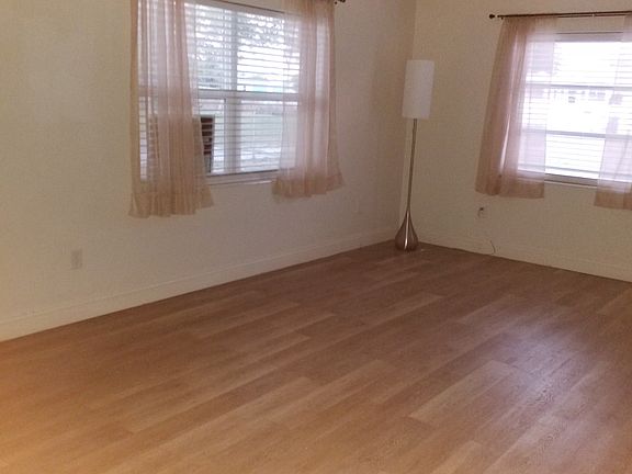 4th image of 2747 Cypress Dr APT 3