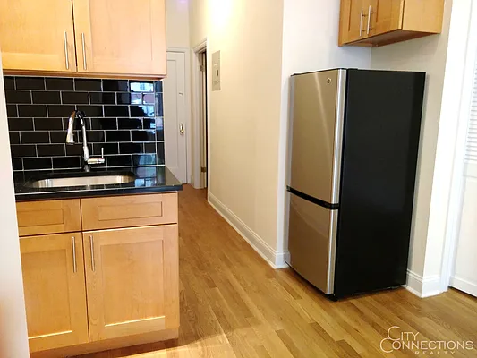 Rented by City Connections Realty | media 9