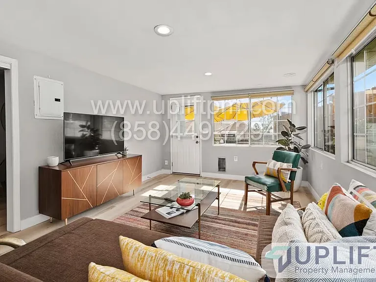 5520 Olvera Ave — Photo 12