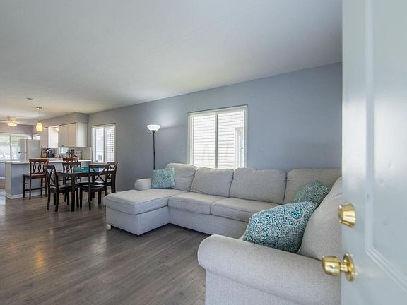3rd image of 735 Binns Blvd