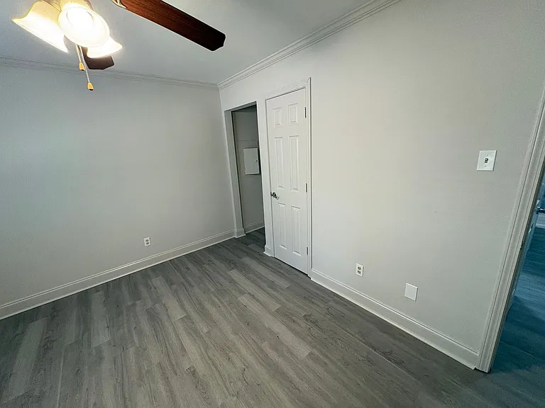 904 Park Ln — Photo 5