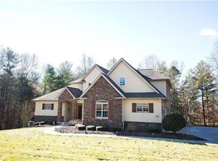 327 Windsor Dr, Taylorsville, NC 28681