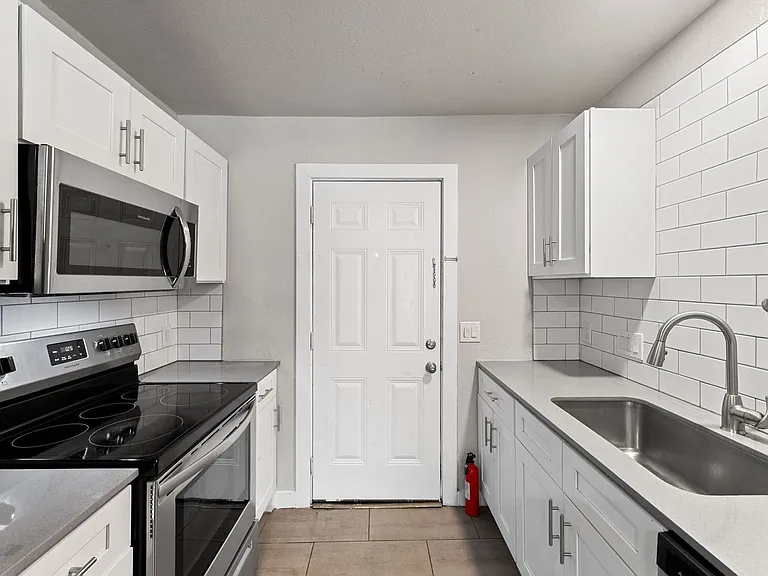 6812 S Congress Ave — Photo 51