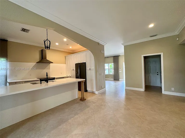 953 Tanglewood Cir — Photo 5