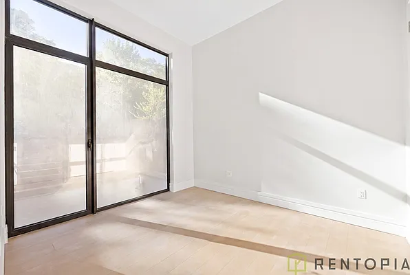 Bedroom, photo 2