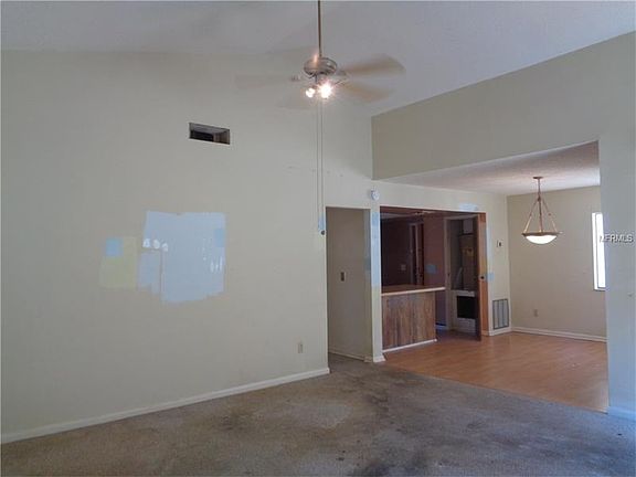 5th image of 711 Castlewood Dr