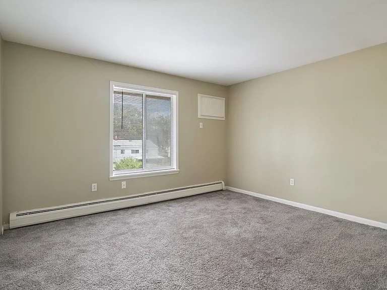 Miracle Manor Apartments — Photo 28