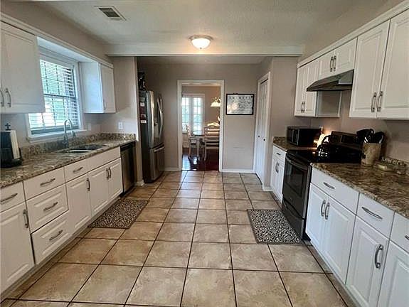 5th image of 131 Sherwood Dr
