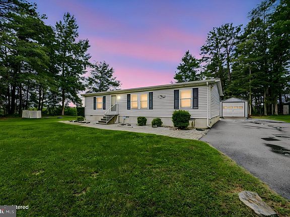 2nd image of 27832 Avalon Dr