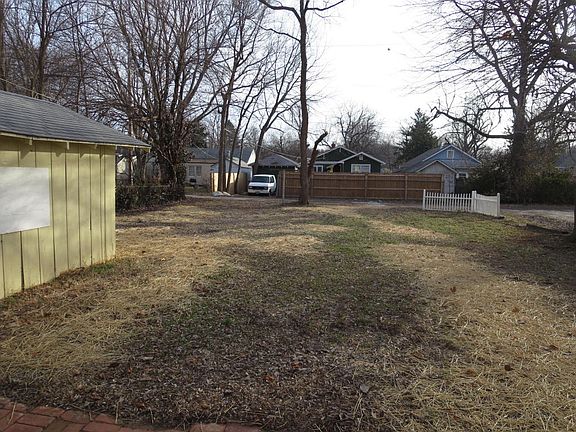 3rd image of 1134 S Maryland Ave