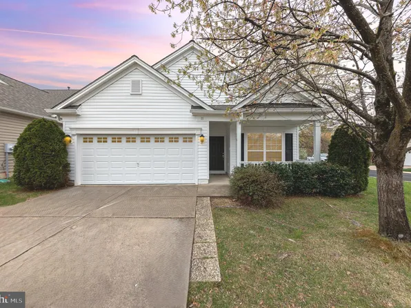 11 Hanover Dr, Fredericksburg, VA 22406