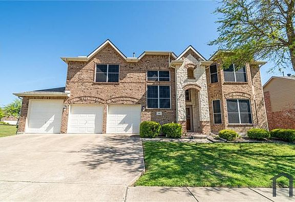 2nd image of 1301 W Collins Cir