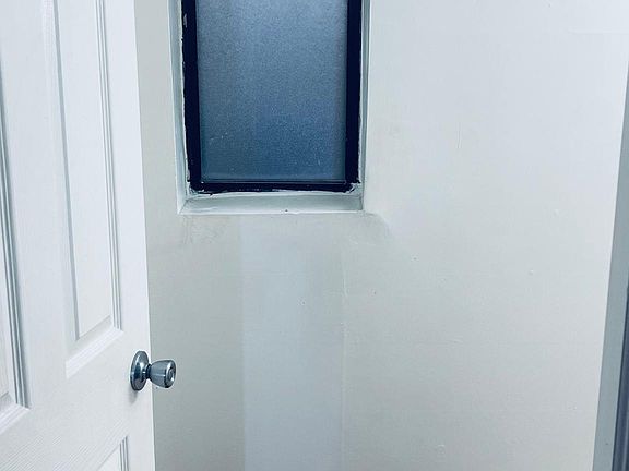 2nd image of 3258 W Flournoy St #2