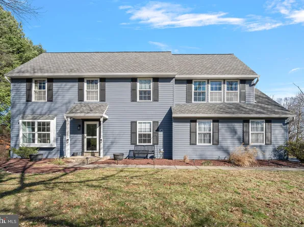 5401 Grandview Ln, Doylestown, PA 18902