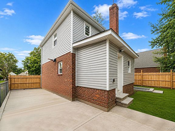 4th image of 23115 126th Avenue
