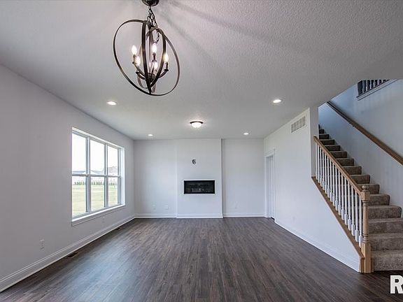 3rd image of 6951 Grove Crossing Ct