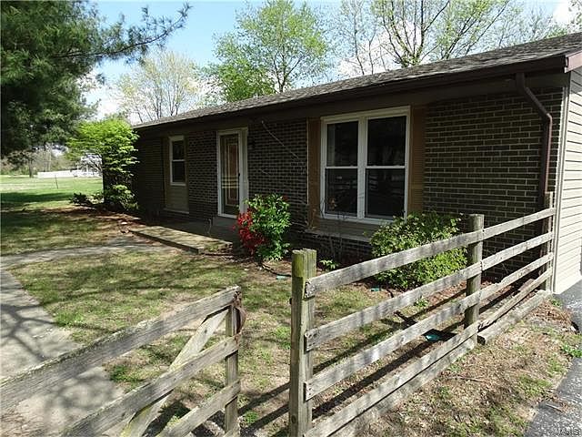 1st image of 22 Melvin Dr