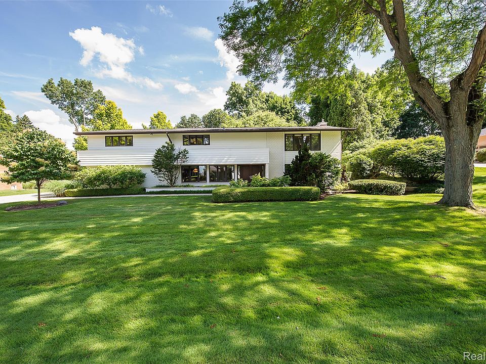 1st image of 581 Woodway Ct